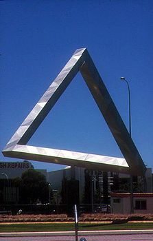 Невозможный треугольник в Перте (Австралия)