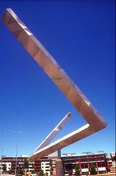 Невозможный треугольник в Перте (Австралия)